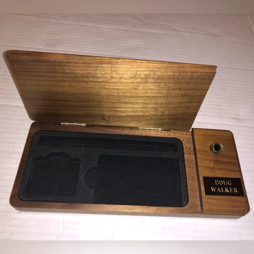 Engraved Boeing 737 Wichita Skyline Wooden Desk Top Pen, Pencil Holder
